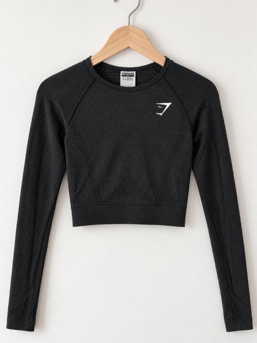 Gymshark Black Seamless Cropped Long Sleeve Workout Top – Women’s Size Medium